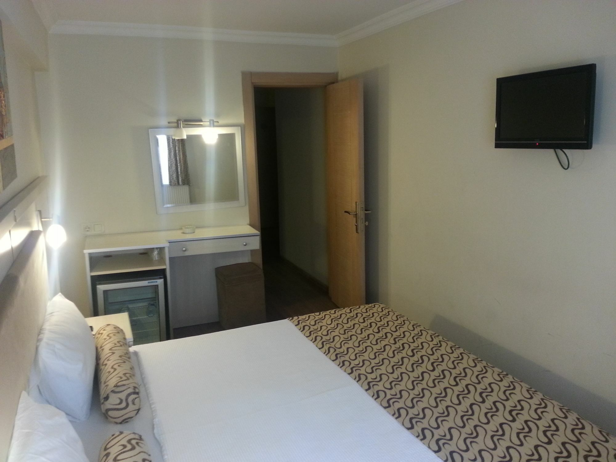 Grand Zeybek Hotel Izmir Bagian luar foto