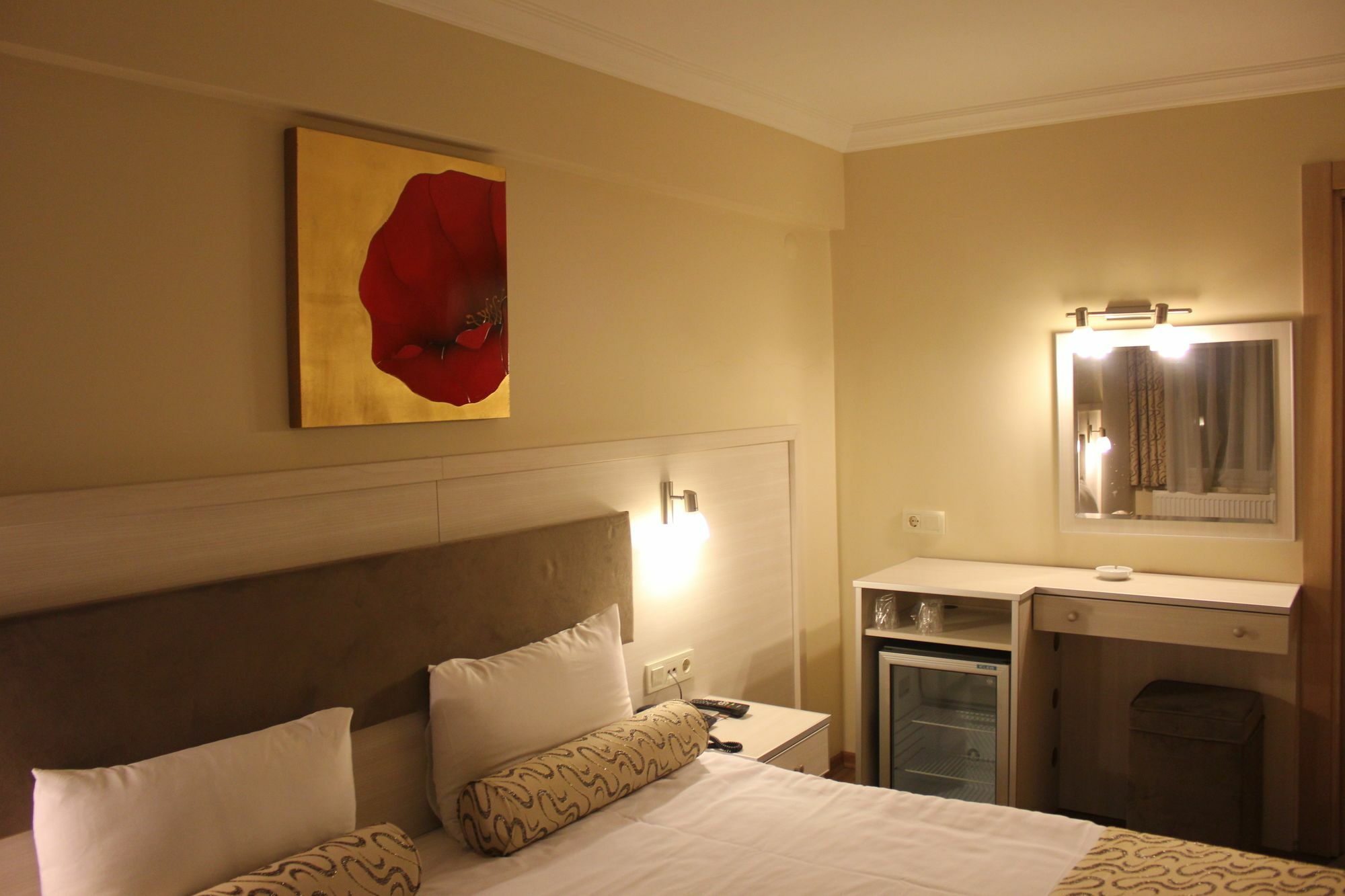Grand Zeybek Hotel Izmir Bagian luar foto