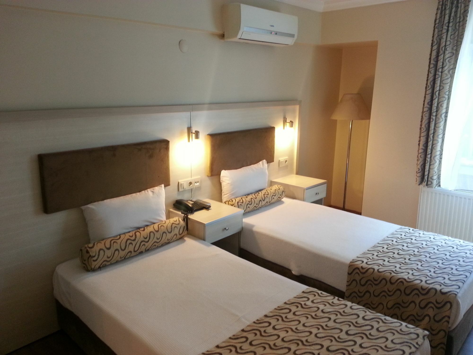 Grand Zeybek Hotel Izmir Bagian luar foto